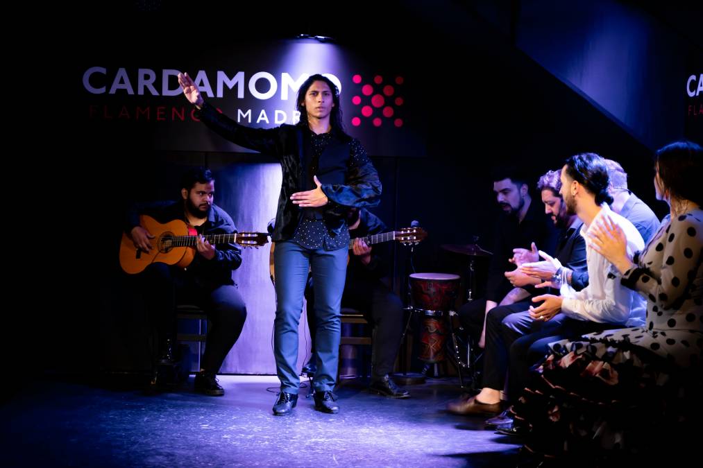 Madrids Flamencotanz: Ein lebendiges Gewebe aus Tradition und Leidenschaft